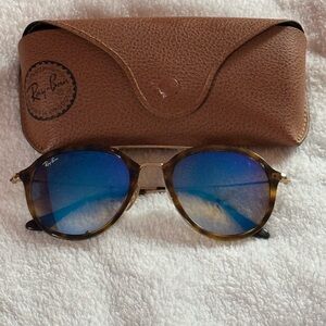 Ray-Ban Brown Sunglasses with Blue Lenses